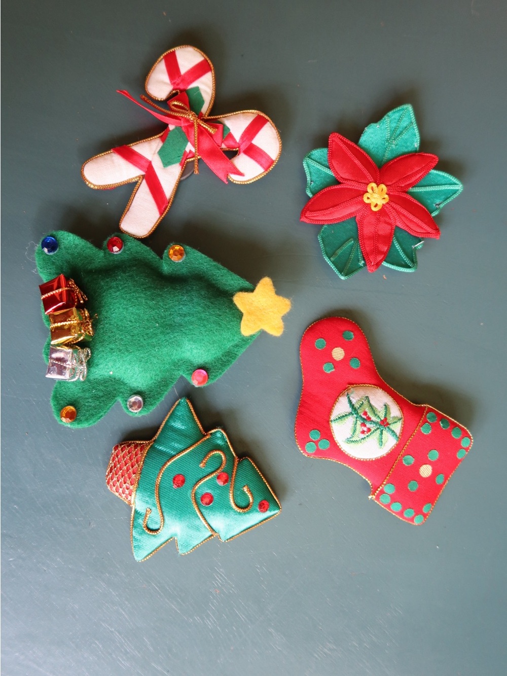 Vintage Holiday Magnet Set